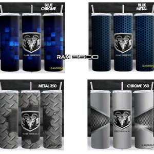 Op de afbeelding: Vier verschillende ontwerpen van roestvrijstalen bekers met een Ram 3500-logo. De ontwerpen omvatten blauw chroom, blauw metaal, metaal 350 en chroom 350.