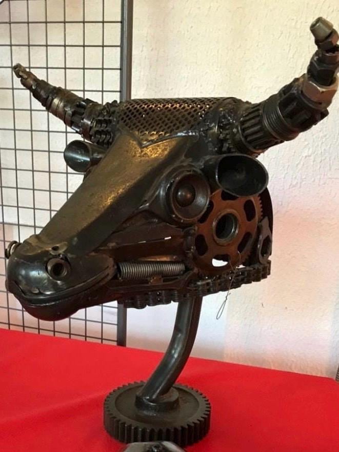 ユニークな金属彫刻 - 機械部品の雄牛の頭 - Etsy 日本