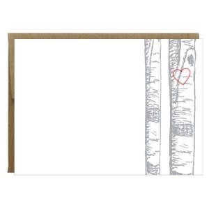 Papeterie typographique bouleau argenté avec coeur rouge sculpté - Lot de 5 | Jeu de cartes pour notes et enveloppes kraft