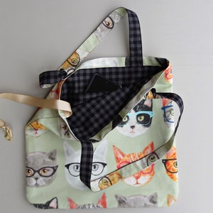 Knotted Handle Canvas Tote Cats with Glasses image 2