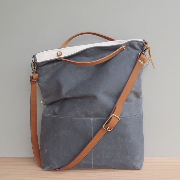 •WEEKDAYER - LUNA• waxed canvas crossbody