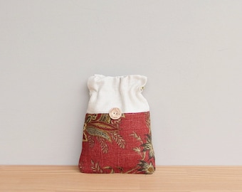 CLEARANCE - Small Flex-Frame Purse in Vintage Style Floral Linen Fabric