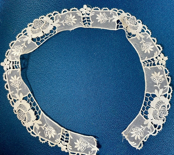 Vintage Women's Lace Flower Collar as is - image 1