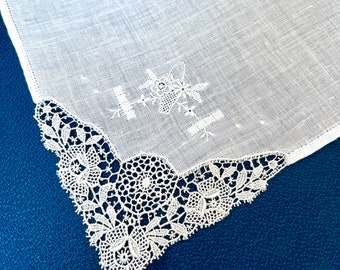 Vintage Embroidered Flower Lace Handkerchief