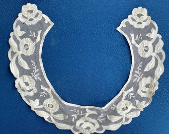 Vintage Women's Flower Tambour  lace Collar as is