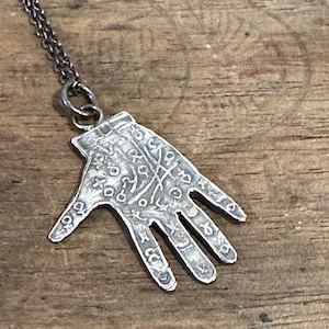 Diseuse de bonne aventure fait main en argent fin et argent sterling chiromancie carte de la main collier sorcière ésotérique symbolique occulte