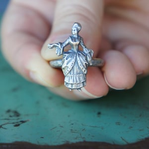 Solid Silver Antique Style Marie Antoinette 18th Century Lady Ring image 1