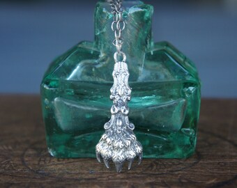 Paw Pendant Necklace - Etsy