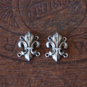 PAR de conectores de pulsera Fleur de Lys de plata francesa antigua