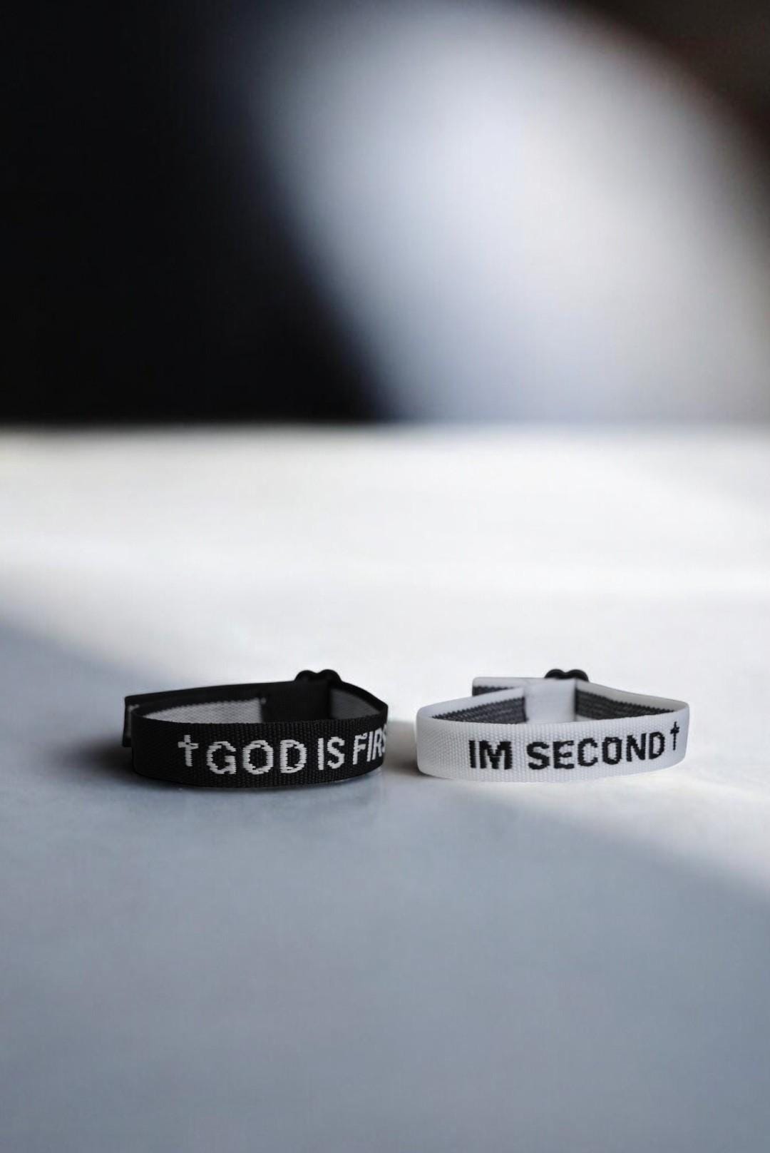 Braccialetto motivazionale con scritta in inglese God is first, IM Second Christian in gomma, con versi della Bibbia, per uomini e donne, Misura unica, Rame