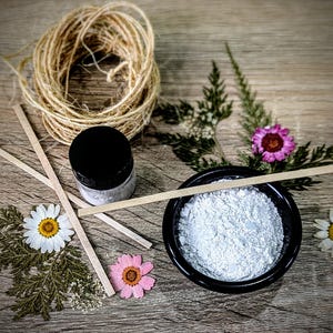 Titanium Bentonite Clay - 100 % Pure Powder DIY Cosmetic Ingredient