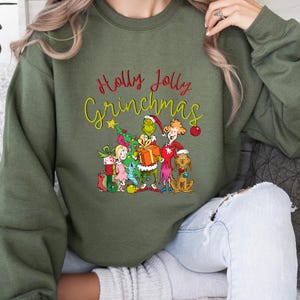 ホリー ジョリー グリンチマス、グリンチ クリスマス スウェットシャツ、グリンチマス セーター、クリスマス ギフト シャツ、レトロ ホリデー ジャンパー、グリンチ ファミリー シャツ