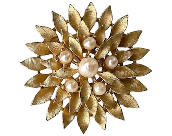 1960s Lisner Textured Gold Tone & Faux Pearls Vintage Layered Mid Century Blooming Flower Floral Figural Pin Brooch