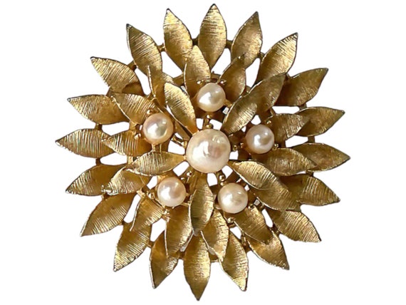 1960s Lisner Textured Gold Tone & Faux Pearls Vin… - image 1