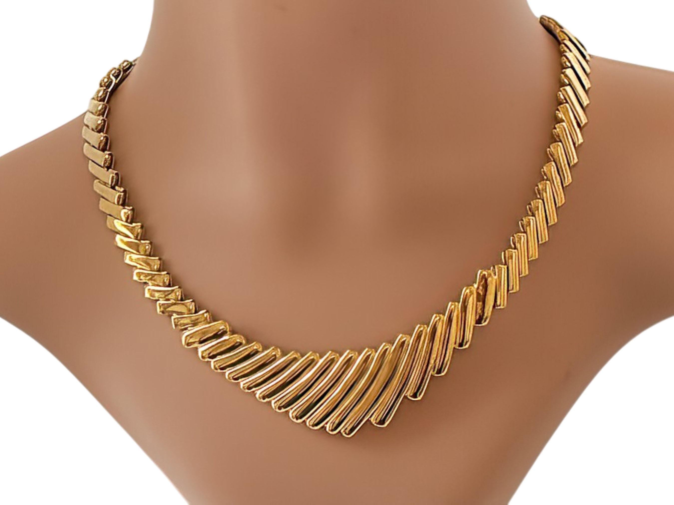 Vintage V 80s Necklace - Etsy