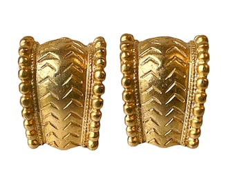 1990s Matte Embossed Gold Plated Vintage Demi Half Hoop Geometric Pattern Couture Clip On Earrings