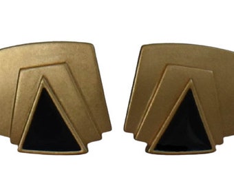 1990er Jahre Monet Satin Vergoldete Schwarze Emaille Geschwungene Trapez Form Art Deco Inspirierte Vintage Geometrische Statement Komfort Ohrclips