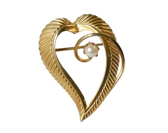 1960s Embossed Ribbed Gold Plated Faux Glass Pearl Vintage Asymmetrical Open Design Golden Heart Pin Brooch Love & Friendship