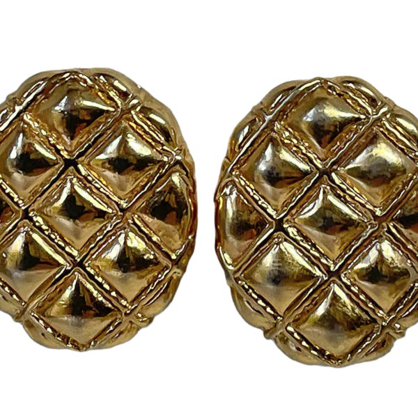 1980s Carolee Puffy Quilted Polished & Textured Gold Plated Vintage Runway Cat Walk Couture Oval Clip Earrings