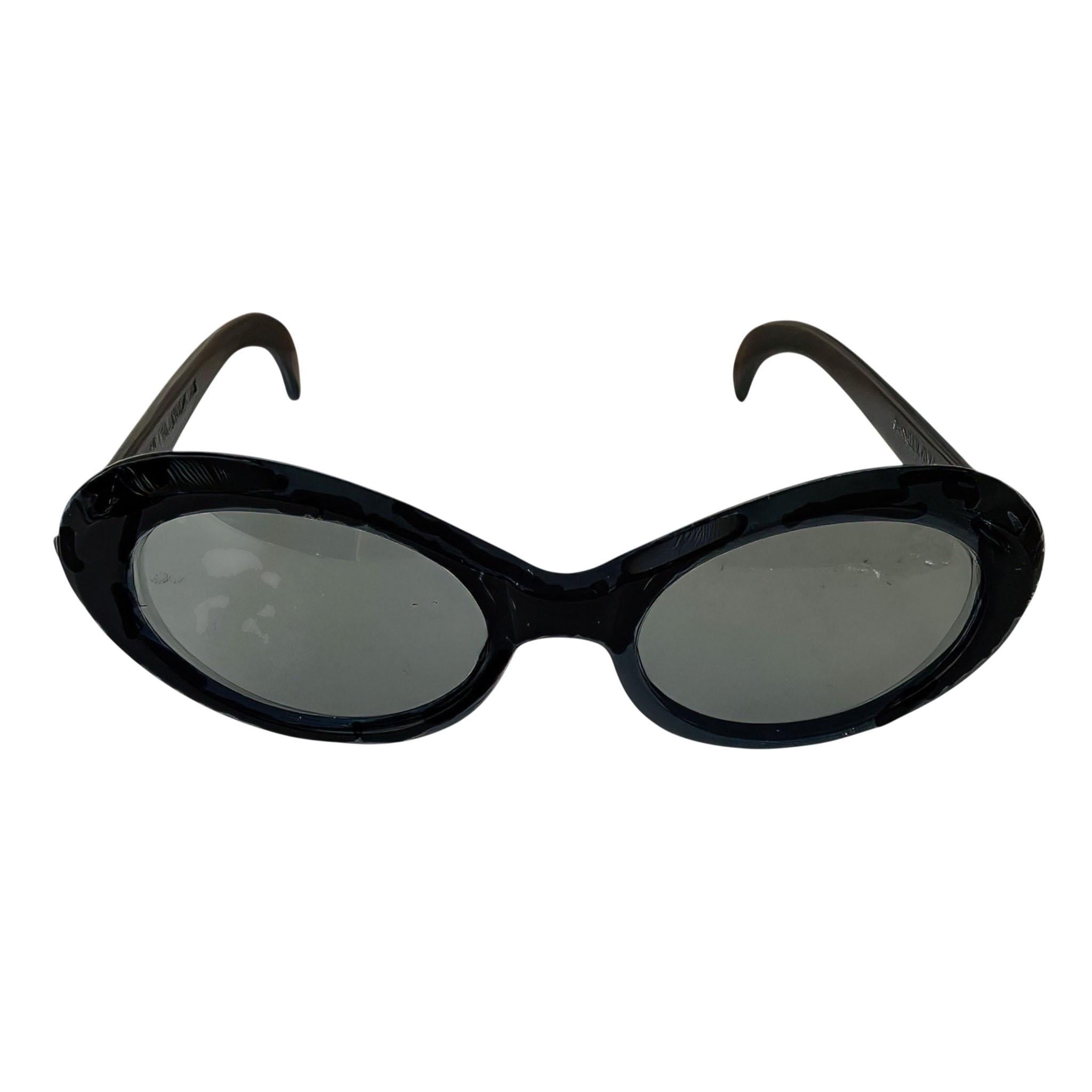 Vintage Polaroid Lookers Black Oval Sunglasses unisex Polaroid Core Women main image 4