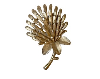 1960s Vintage Crown Trifari Brushed Gold Plate Vintage Dimensional Blooming Thistle Flower Floral Figural Brooch Pin