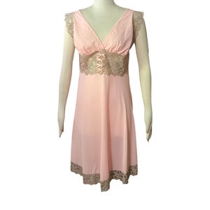 1960s Aristocraft Pink Nylon Tan Lace Accents Vintage V Neck Sleeveless Negligee Lingerie Nightgown Made in USA Size L
