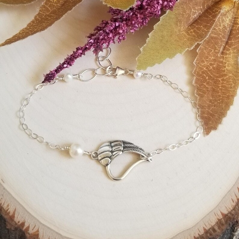 Angel Wing Heart Bracelet Mother of the Bride Gift Wedding Jewelry Mother of the Groom Gift Freshwater Pearl Bracelet Thank You Gift