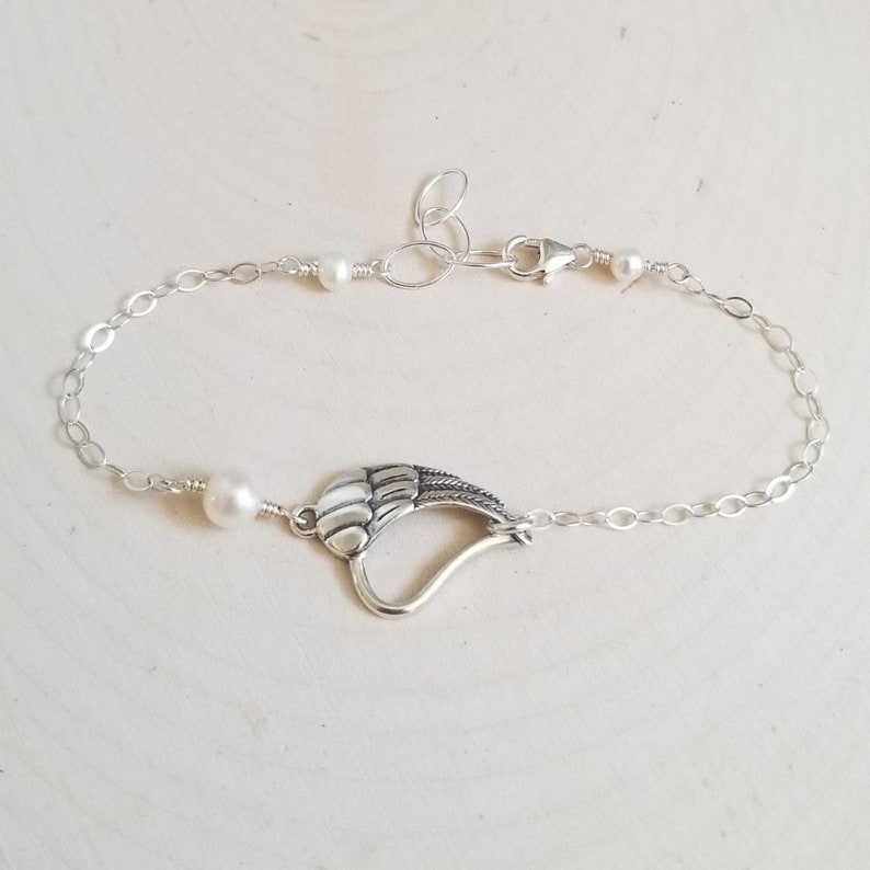 Angel Wing Heart Bracelet Mother of the Bride Gift Wedding Jewelry Mother of the Groom Gift Freshwater Pearl Bracelet Thank You Gift