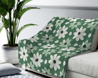 Floral Sherpa Fleece Blanket: Cozy Green Flower Throw