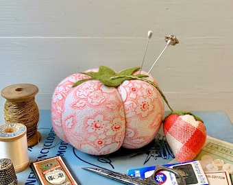 Tomate Nadelkissen ~Vintage Textiles