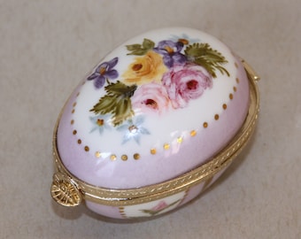 Spring Flower Hinged Egg Box