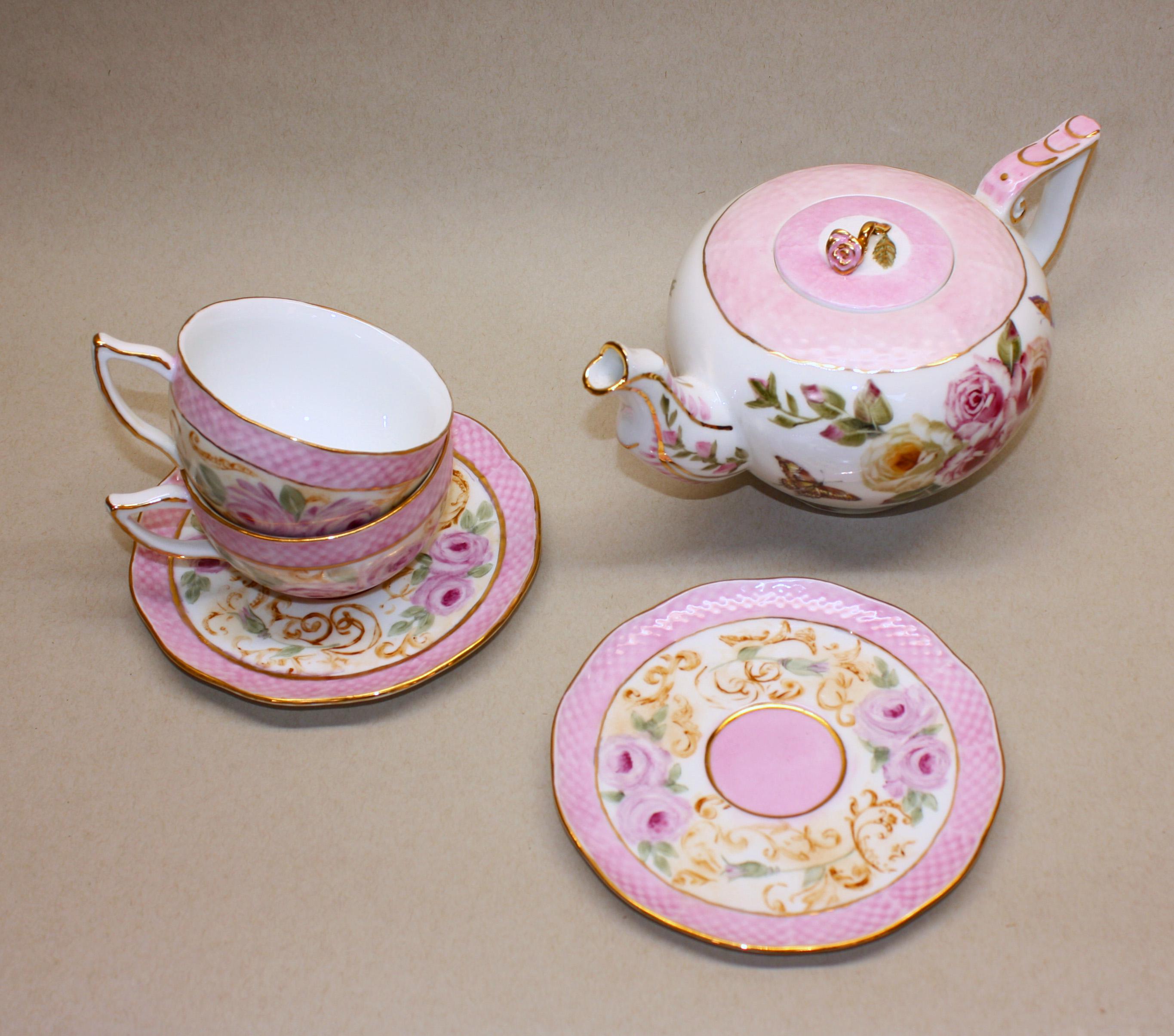   ラベンダーローズ　ティーセット 京成バラ園芸(株)バラ営業部 | 【ラベンダー シャワー】 . 雨を