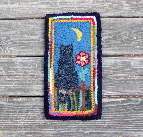 Cat in the Window Primitive Rug Hooking Kit with Cut wool fabric strips Cat in the Window Primitive Rug Hooking Kit with Cut wool fabric strips