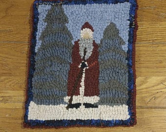 Sale: Old time Santa  Primitive Rug Hooking Kit with #8 cut wool fabric strips