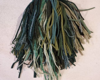 200 # 4 Garden Party Greens Teppich Haken oder Punch Needle Wolle Stoffstreifen