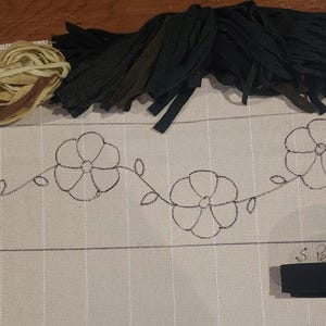 Flowers Garland Runner Primitive Rug Hooking Kit With #8 Cut Wool ...