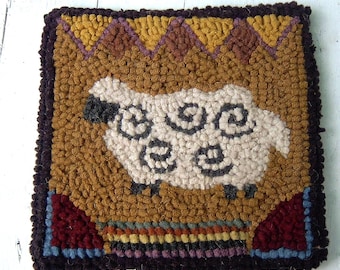 Beginner "Woolly Sheep" Primitive  Rug Hooking Kit with #8 wool Strips