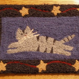 Cat with Stars Border Primitive Rug Hooking Kit with #8 cut wool fabric strips