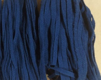 50枚の濃いロイヤルブルーのフェルトラグフックまたはパンチニードルウール生地ストリップ（サイズ＃6または＃8）