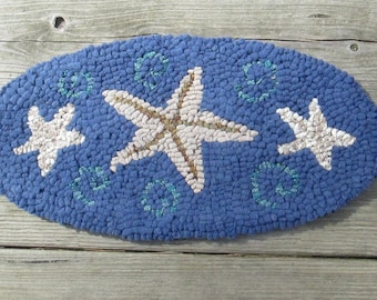 Three Starfish  Oval Primitive Rug Hooking Kit with #8 Cut Wool strips