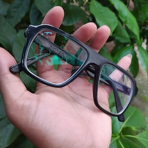 Lunettes de vue personnalisées en corne de buffle noire | Monture de lunettes naturelle faite main | Cadeau de luxe unique et respectueux de l&#39;environnement