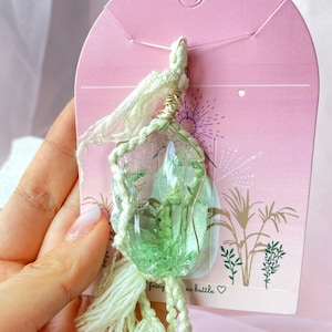 Boho Hand-Woven Healing Stone Pendant, Mint Andara Macrame Pendant, Heart Chakra Spiritual Jewelry, D7