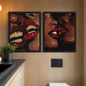 Stampe d'arte nera, arte afrocentrica di donne nere, arte lesbica nera, poster di ragazze che si baciano, arte nera moderna, set di 2 pezzi di arte afroamericana immagine 1
