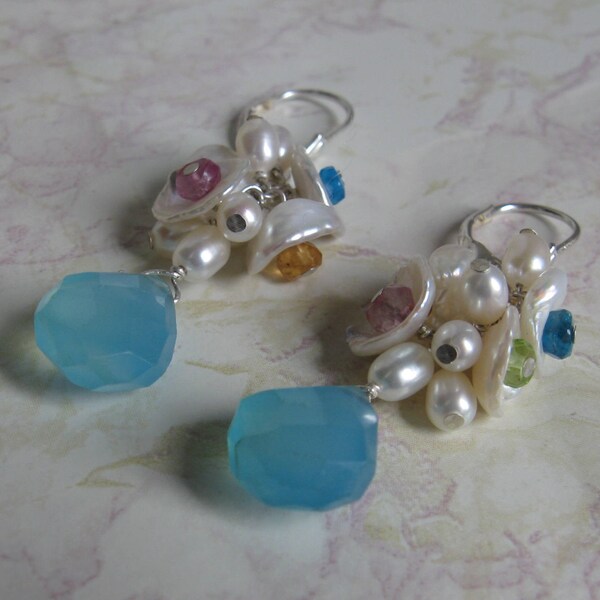 Keshi Bloom Design-Ohrringe, Perlen-Cluster, Chalcedon, Peridot, Apatit, rosa Topas, Hessonit Granat, Silber