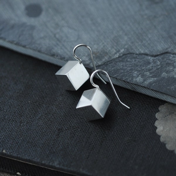 Minimal Cube A Box Silver earrings
