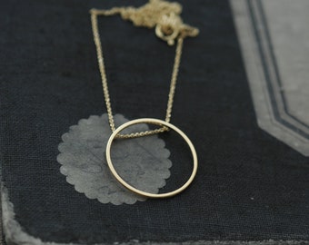 Singular Rolling Oh silver or 18kt gold-plated necklace