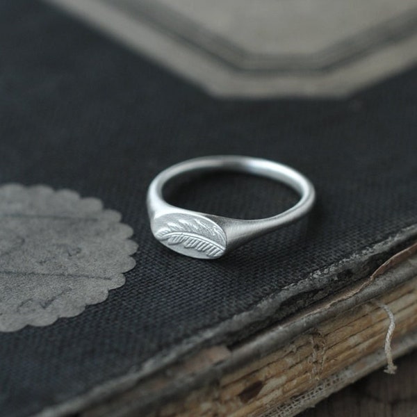 Silver Fern Signet Chevaliere ring