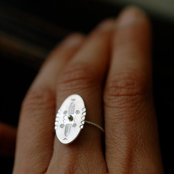 Demure Mystic Orient Oval ring