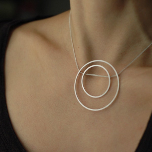 Concentric Roling oh silver necklace