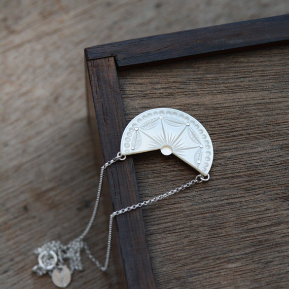 Antique Starburst Fantail Mother of Pearl Necklace Etsy